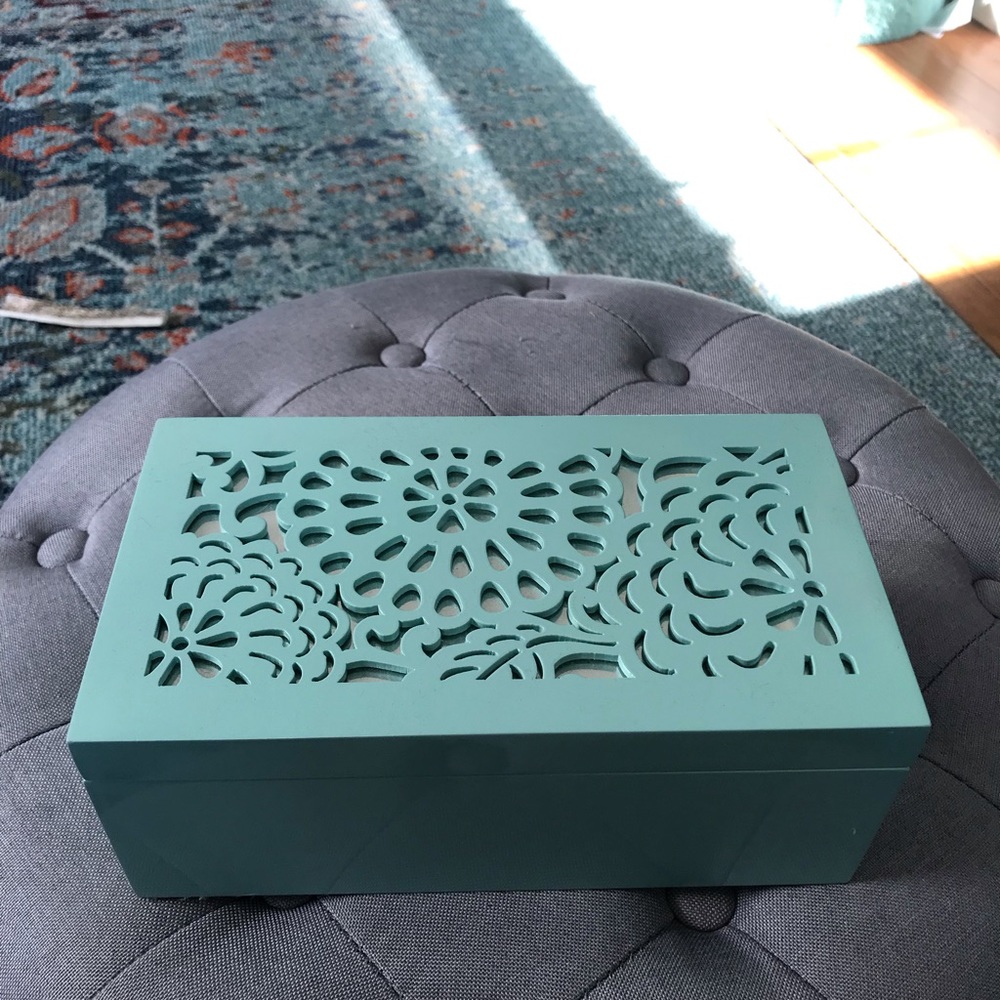 Jewelry box